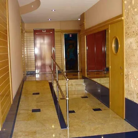 Enfoz Catedrales: Playa, Piscina Y Parking